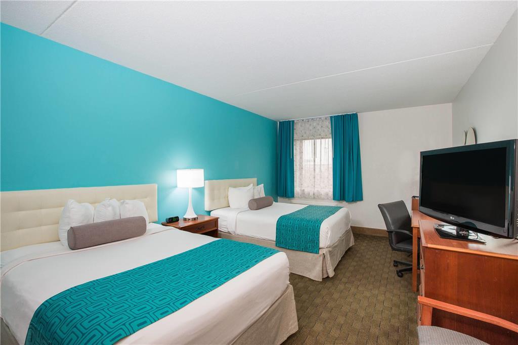 Howard Johnson By Wyndham Evansville East Room photo