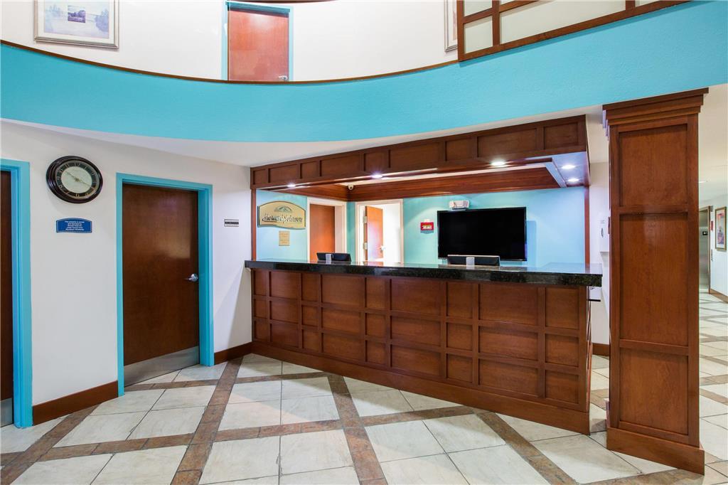 Howard Johnson By Wyndham Evansville East Interior photo