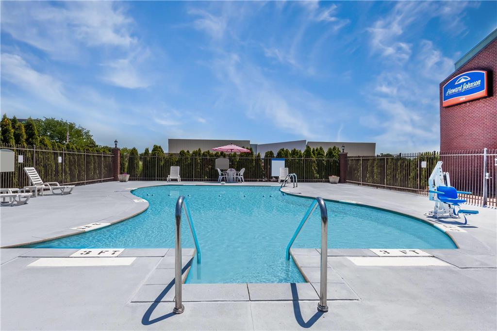 Howard Johnson By Wyndham Evansville East Facilities photo